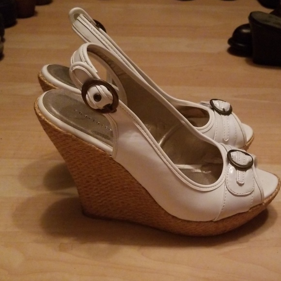 Charlotte Russe wedge heel size 8 - Picture 2 of 4